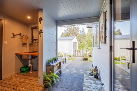 Photo of property in 100 Cole Street, Dannevirke, 4930