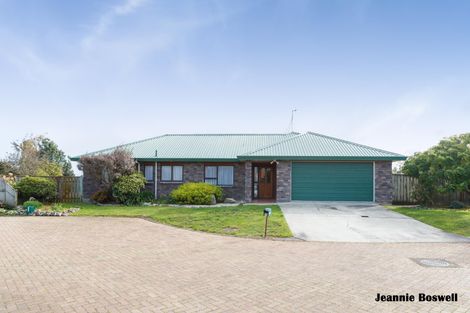 Photo of property in 19 Clearview Drive, Milson, Palmerston North, 4414