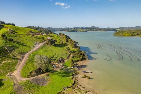 Photo of property in 114a Ranui Road, Karetu, 0283