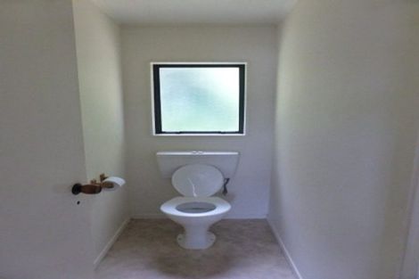 Photo of property in 28 Hookway Grove, Paraparaumu, 5032