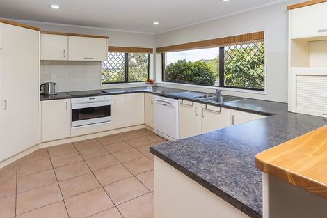 Photo of property in 23 Lexington Drive, Botany Downs, Auckland, 2010