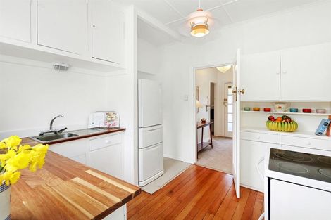 Photo of property in 25 Findlay Street, Tawa, Wellington, 5028