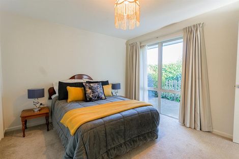 Photo of property in 19 The Brae, Mount Pleasant, Christchurch, 8081