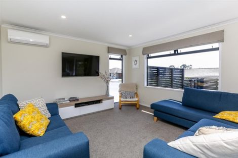 Photo of property in 3 Greenridge Lane, Merrilands, New Plymouth, 4312