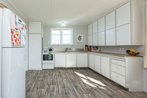 Photo of property in 5 Mcgreevy Street, Waipawa, 4210