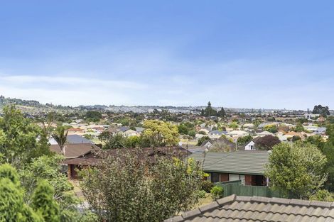 Photo of property in 77a Mirrabooka Avenue, Botany Downs, Auckland, 2010
