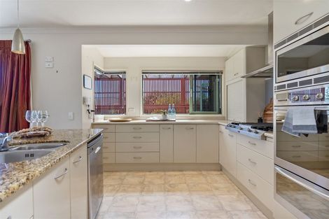 Photo of property in 35 Tindalls Bay Road, Tindalls Beach, Whangaparaoa, 0930