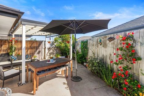 Photo of property in 24 Leet Crescent, Papamoa Beach, Papamoa, 3118