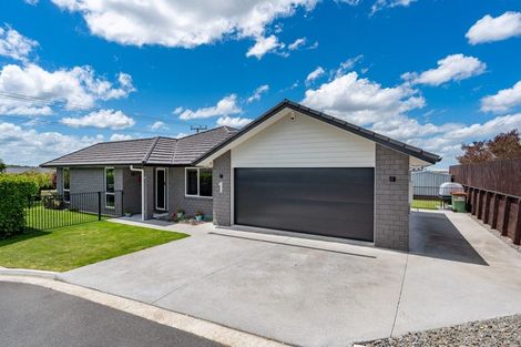 Photo of property in 1 Ruske Place, Grandview Heights, Hamilton, 3200