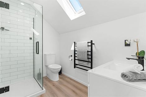 Photo of property in 71b Wairakei Road, Bryndwr, Christchurch, 8052