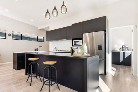 Photo of property in 31 Ascension Crescent, Orewa, 0931