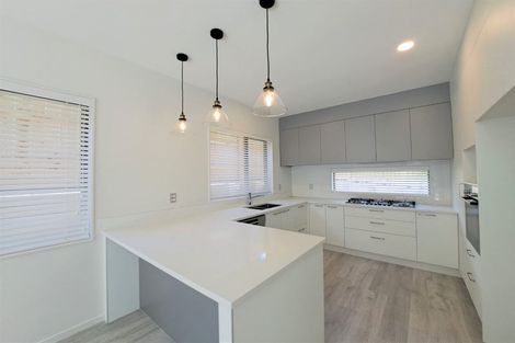 Photo of property in 10 Tagish Way, Orewa, 0931