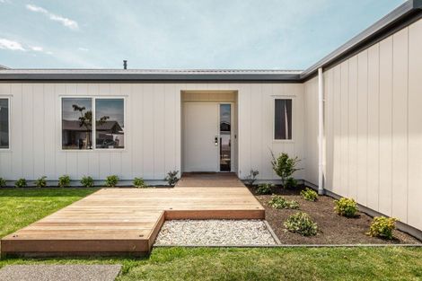 Photo of property in 20 Whangaehu Place, Te Awa, Napier, 4110