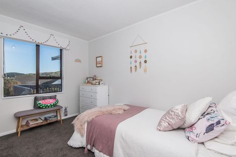 Photo of property in 42 Dominica Crescent, Grenada Village, Wellington, 6037