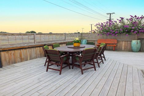 Photo of property in 35 Nash Parade, Foxton Beach, Foxton, 4815