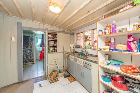 Photo of property in 39 Cornfoot Street, Castlecliff, Whanganui, 4501