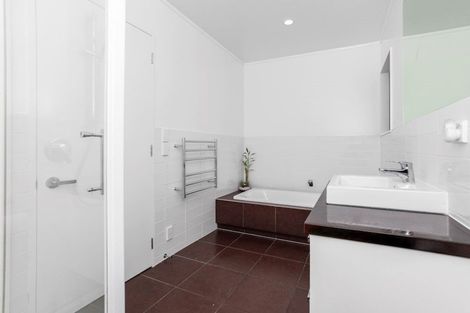 Photo of property in 33 D'oyly Drive, Stanmore Bay, Whangaparaoa, 0932