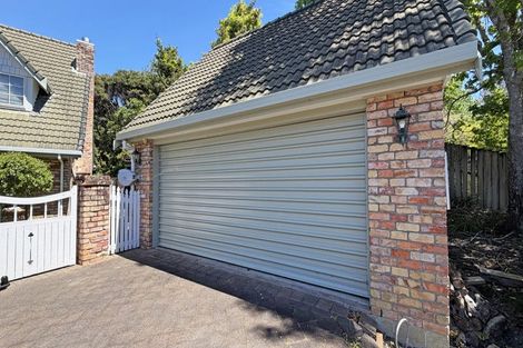 Photo of property in 35 Ravenstone Place, Chatswood, Auckland, 0626