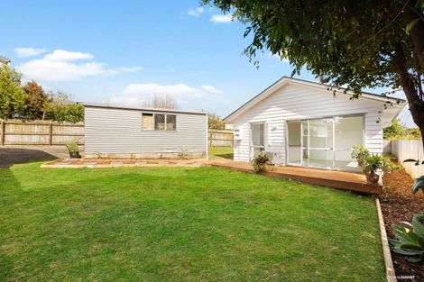 Photo of property in 11 Karo Place, Glendene, Auckland, 0602