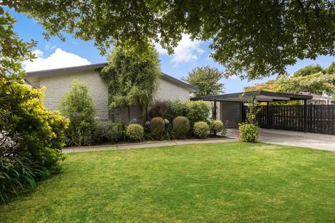 Photo of property in 4 Denniston Crescent, Redwood, Christchurch, 8051