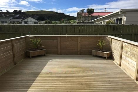 Photo of property in 2a Colchester Crescent, Newlands, Wellington, 6037