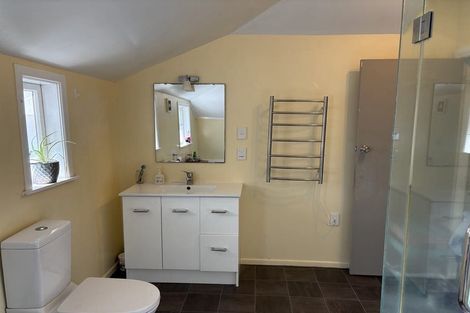 Photo of property in 80 Queens Drive, Lyall Bay, Wellington, 6022