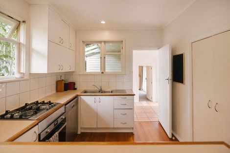 Photo of property in 4 Williams Terrace, Fitzherbert, Palmerston North, 4410