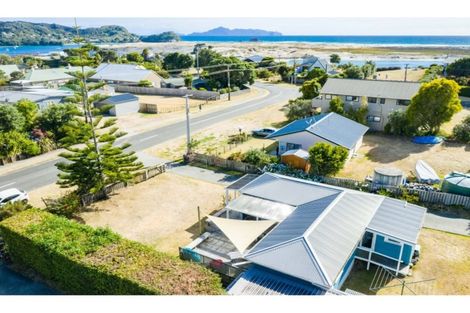 Photo of property in 28 Wood Street, Mangawhai Heads, Mangawhai, 0505