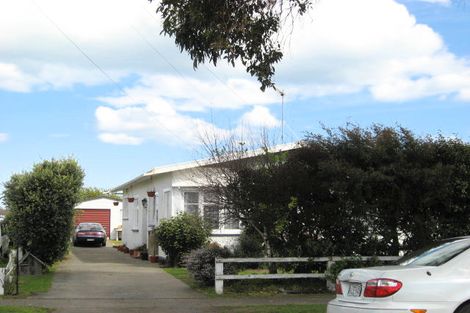 Photo of property in 15 Swiss Avenue, Gonville, Whanganui, 4501