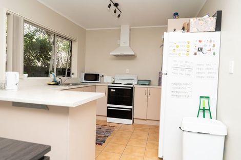 Photo of property in 100 Crawford Avenue, Mangere Bridge, Auckland, 2022