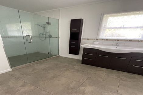 Photo of property in 233 Te Atatu Road, Te Atatu South, Auckland, 0610