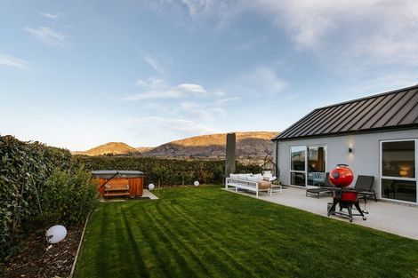 Photo of property in 8 Mcdonald Street, Wanaka, 9305