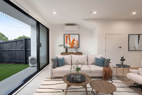 Photo of property in 2/11 Paramu Avenue, Birkdale, Auckland, 0626