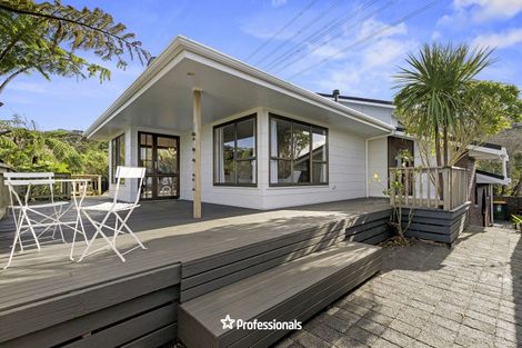 Photo of property in 14 Matuhi Street, Tirohanga, Lower Hutt, 5010