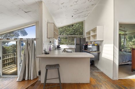 Photo of property in 18 Glenelg Road, Red Beach, 0932