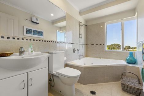 Photo of property in 61 Raurenga Avenue, Royal Oak, Auckland, 1023