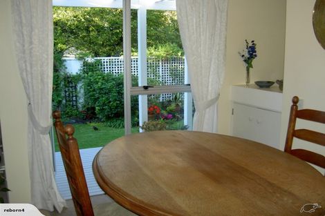 Photo of property in 2/20 Russell Street, Stanley Point, Auckland, 0624