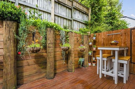 Photo of property in 12/30 John Jennings Drive, Oteha, Auckland, 0632