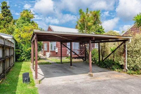 Photo of property in 2/25 Lucinda Place, Glen Eden, Auckland, 0602