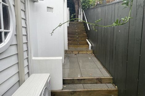 Photo of property in 317 The Terrace, Te Aro, Wellington, 6011