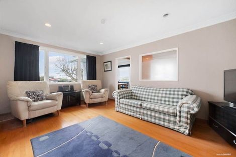 Photo of property in 7 Tamahere Drive, Glenfield, Auckland, 0629