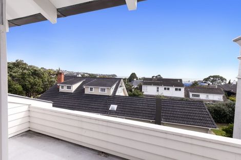 Photo of property in 27 Saltburn Road, Milford, Auckland, 0620