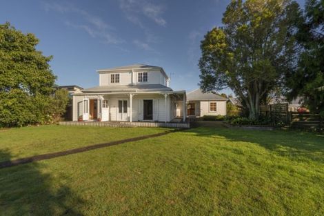 Photo of property in 16 Hamilton Crescent, Whitianga, 3510