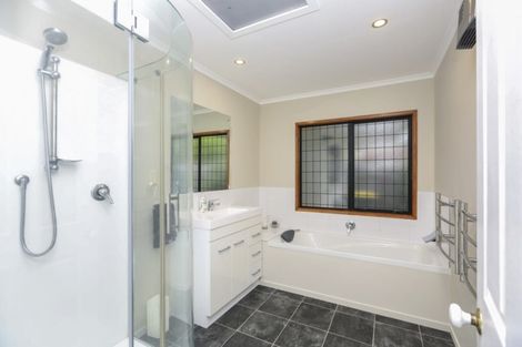Photo of property in 364 Mangorei Road, Merrilands, New Plymouth, 4312