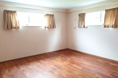 Photo of property in 42 Churton Drive, Churton Park, Wellington, 6037