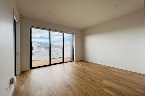 Photo of property in 18 Parahau Road, Papakura, 2110