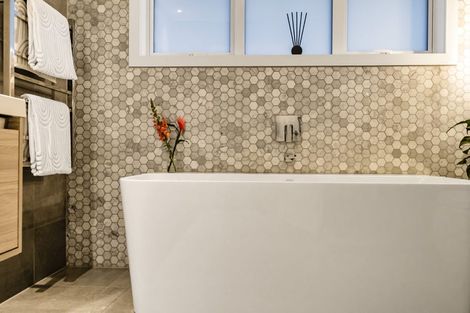 Photo of property in 2/11 Hart Road, Hauraki, Auckland, 0622