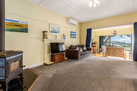 Photo of property in 61 Bayview Road, Paremata, Porirua, 5024