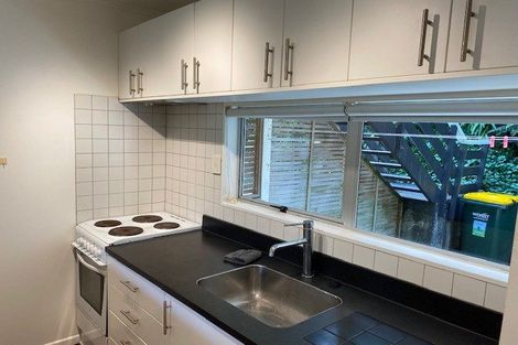 Photo of property in 2/49 Maungaraki Road, Korokoro, Lower Hutt, 5012