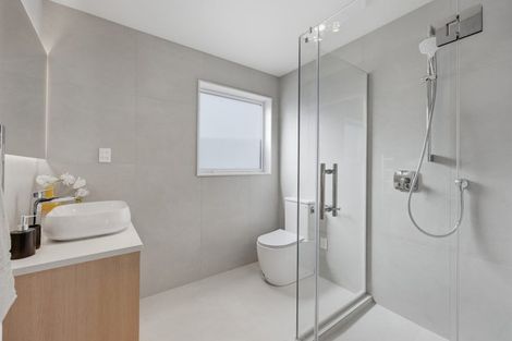 Photo of property in 33 Sorrel Crescent, Bucklands Beach, Auckland, 2012